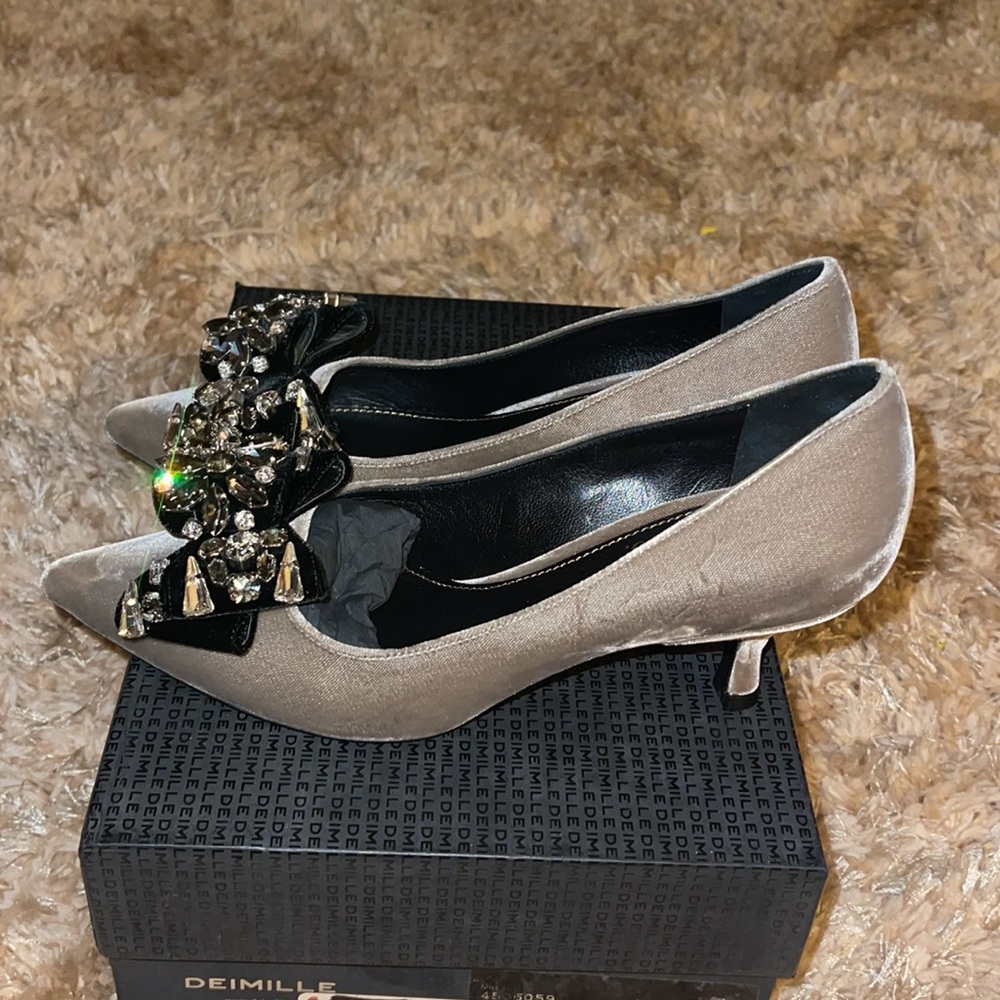Shoes - Picture 3 of 6